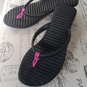 Crocs Flip Flop w/ 3" Pump Heel Black